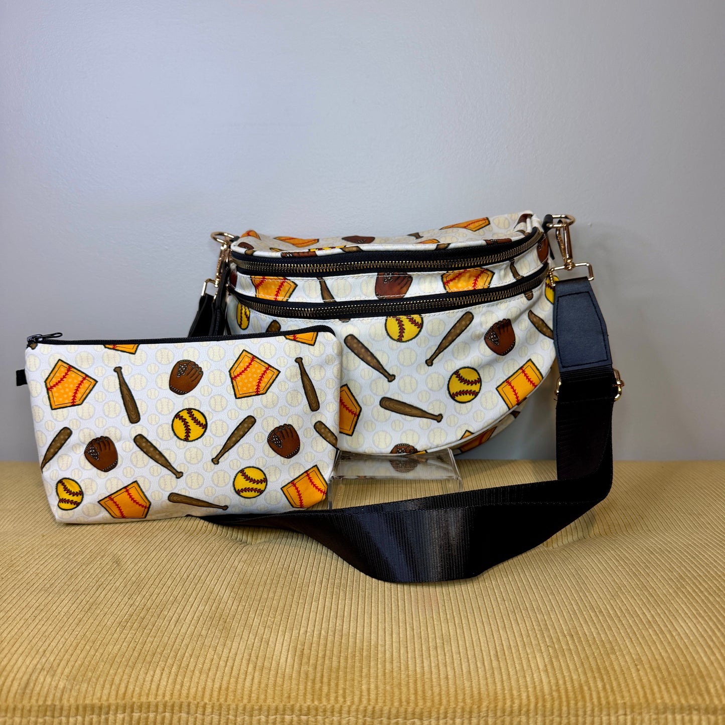 Bundled Set - Roni & Pouch - Softball on White