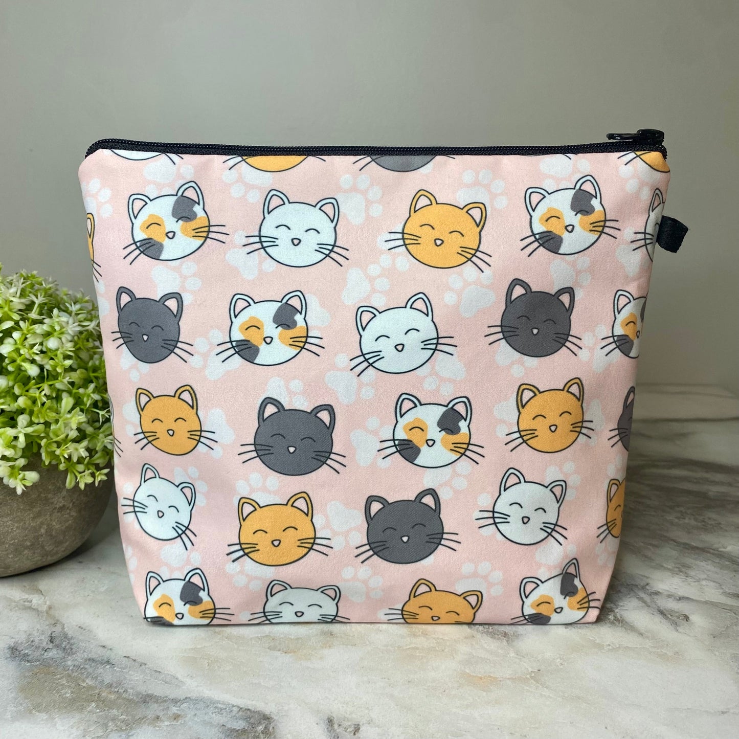 Pouch XL - Cat Paw on Pink